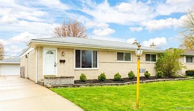 1st image of 15757 Alsip St