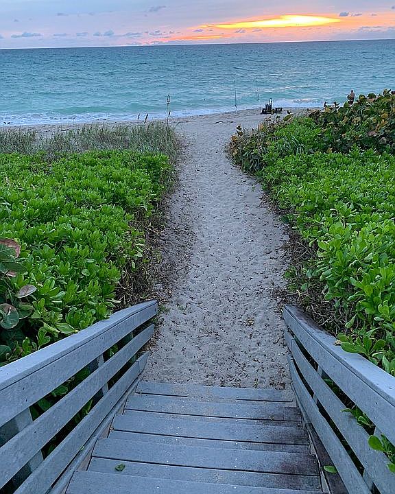 Pathway to Private Beach