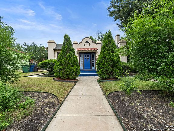 3rd image of 610 W KINGS HWY