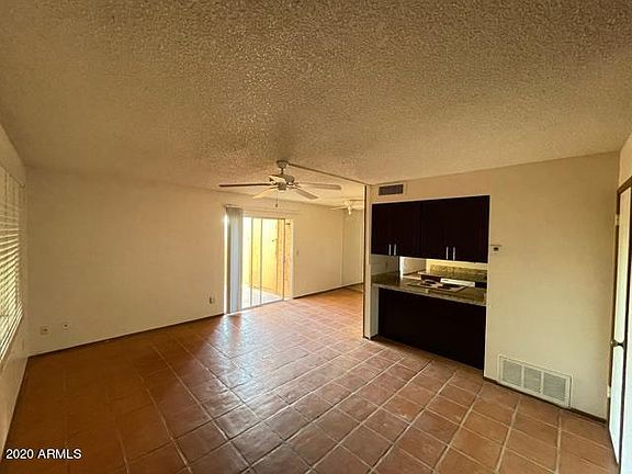 4th image of 823 E Cochise Dr #B