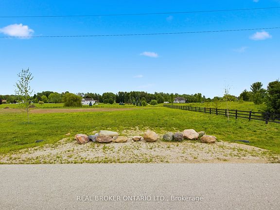 2nd image of 1022 Currie Line