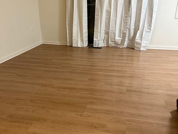 4th image of 10687 Weymouth St APT 104