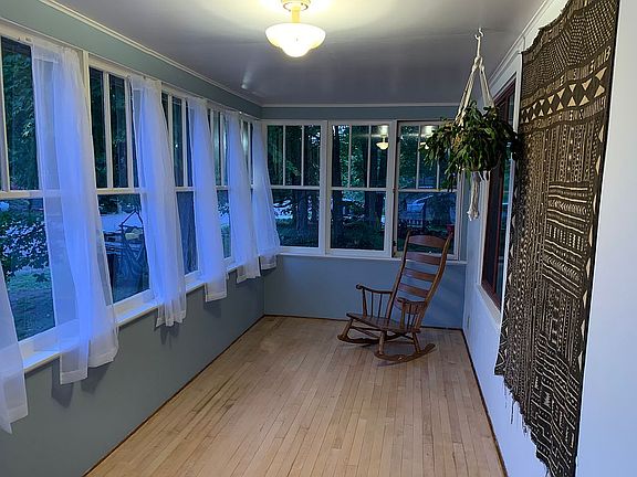 2nd image of 48436 Park Ave