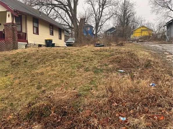 5026 Bellefontaine Ave, Kansas City, MO 64130