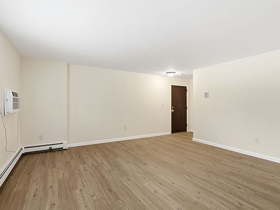 2nd image of 8 Chapel Hill Dr APT 2