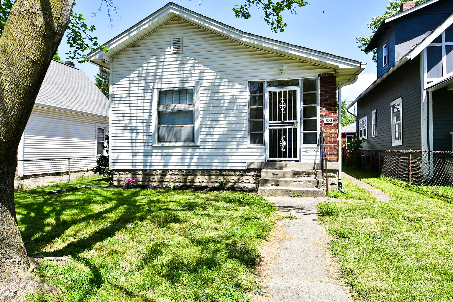 1523 N Gale St photo 1