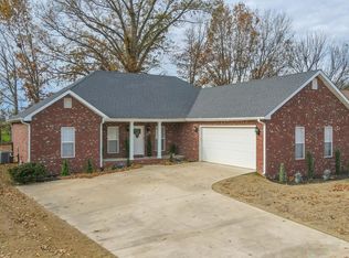 130 Hidden Hill Cv, Martin, TN 38237