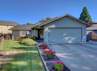 975 Sydney Ct, Central Pt, OR 97502