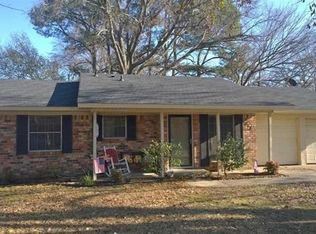 4017 Honeysuckle Ln, Texarkana, TX 75503