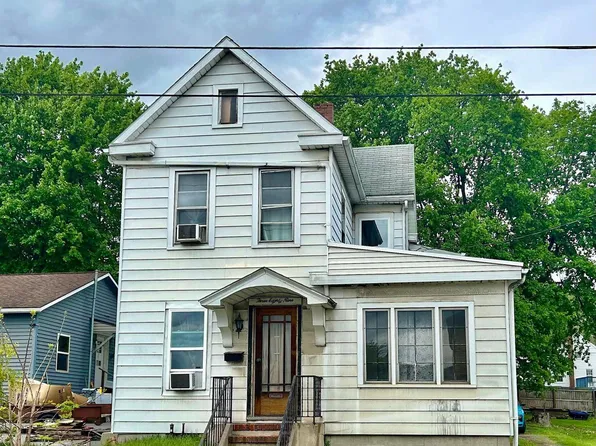 389 W 4th St, Lewistown, PA 17044