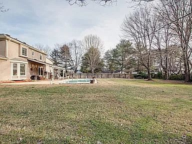 3rd image of 625 Overview Ln