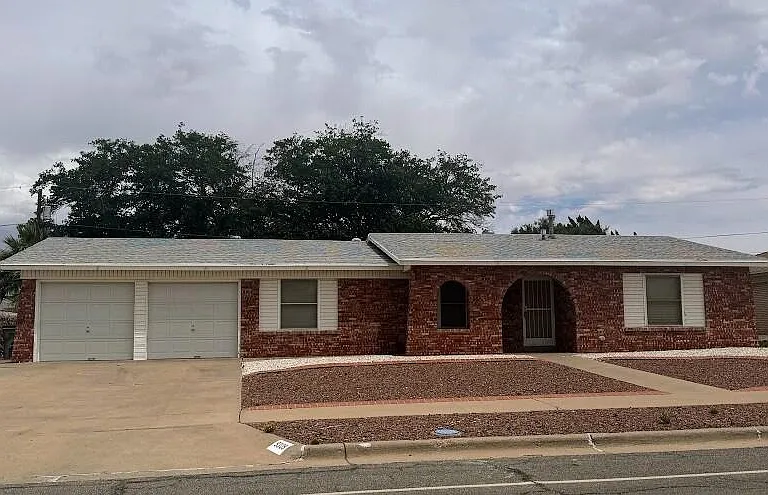 9309 W H Burges Dr — Photo 1