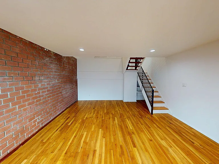 10 Jones St #5E — Photo 3
