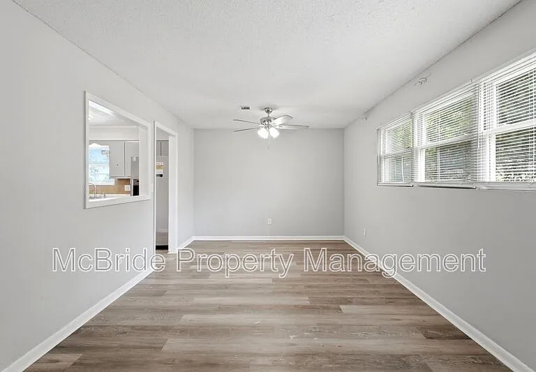 2941 Rollingwood Dr — Photo 7