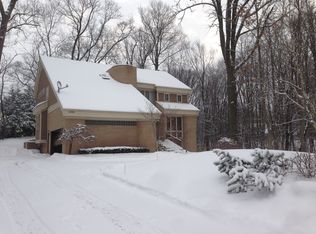 4396 Rolling Pine Dr, West Bloomfield, MI