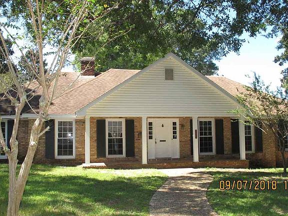 2nd image of 3741 McClellan Dr