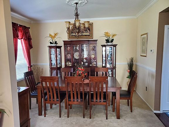 2nd image of 33 Crown Cir