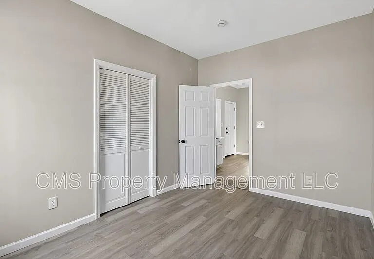 378 Grand St #1R — Photo 8