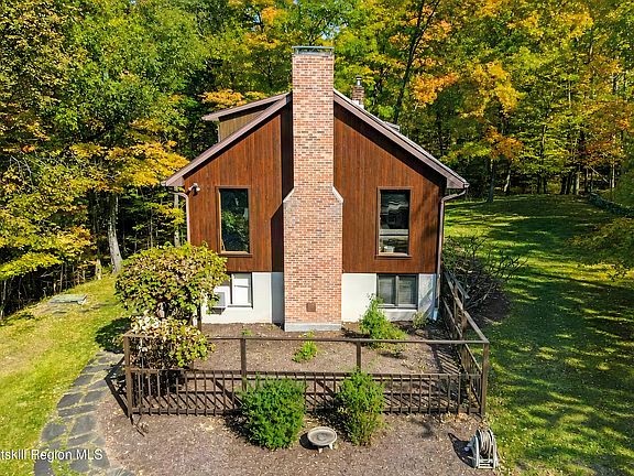 4th image of 5 Laurel Court