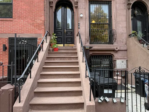 224 Cumberland Street image 1 of 12