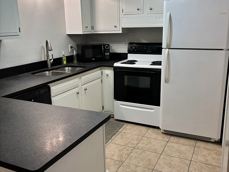 713 Ashlawn Pl #713 — Photo 5