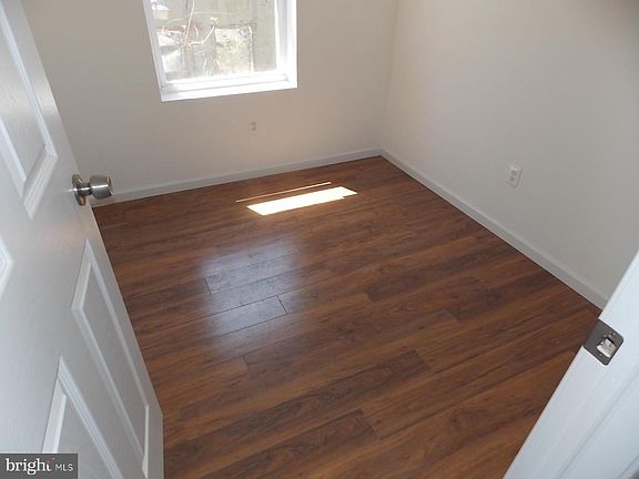 5th image of 4206 Wallace St