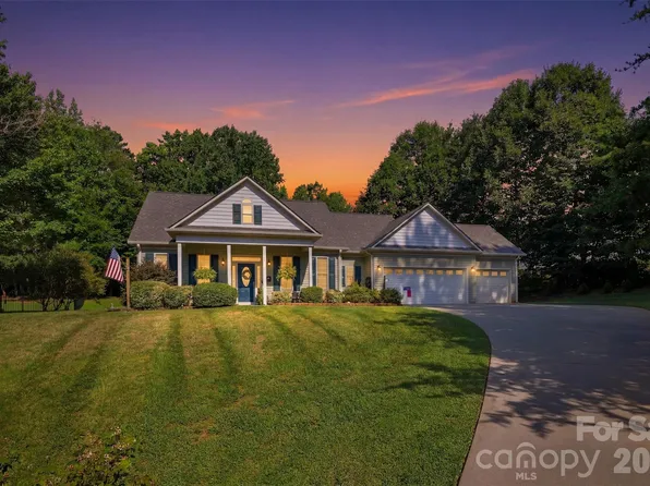 3809 Creek Ridge Dr, Denver, NC 28037