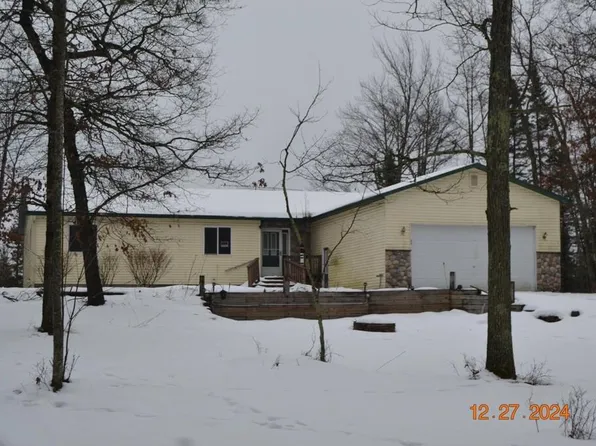 9285 Outing Pl, Grayling, MI 49738