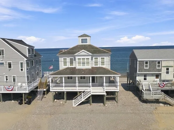 2 Cliff Rd S, Marshfield, MA 02050
