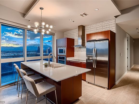 3rd image of 4471 Dean Martin Dr Unit 2701