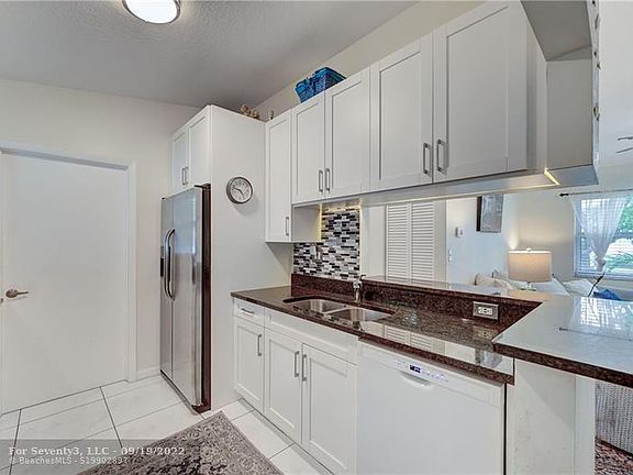 4th image of 4030 NE 12th Ave