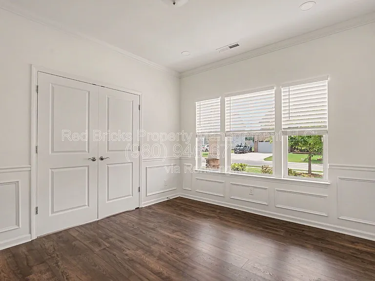 7650 Fenn Way — Photo 6
