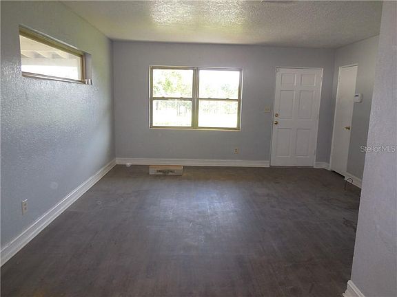 5th image of 2924 Drake Dr