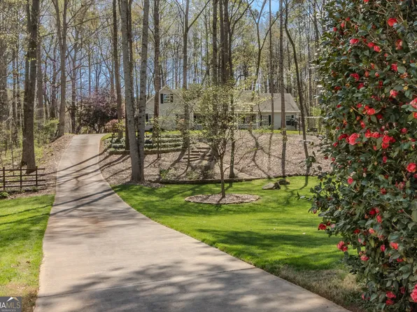 65 Dundee Pl, Sharpsburg, GA 30277