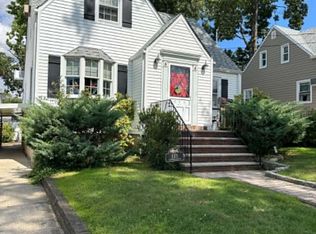 121 Elmwood Ave, Staten Island, NY 10308