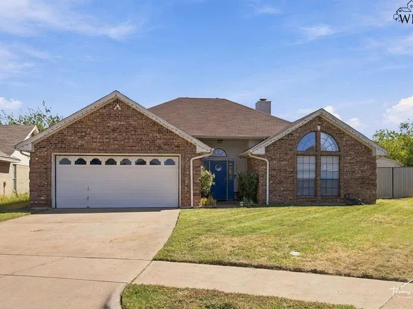11 Colonial Dr, Wichita Falls, TX 76306