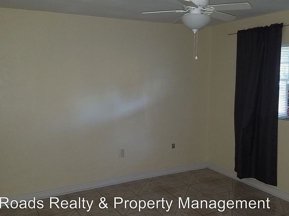 5th image of 50 NE 49th St APT A