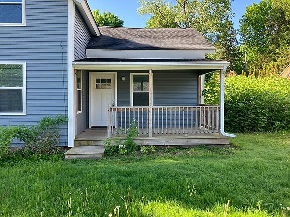 4th image of 524 Walker St