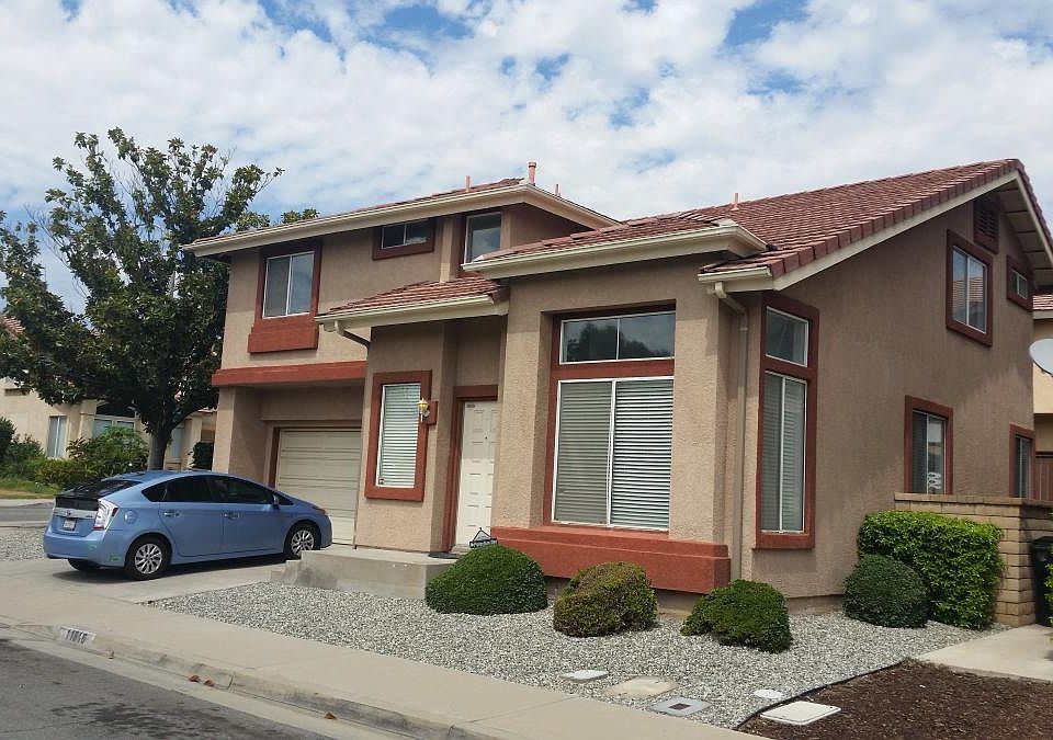 Newly remodeled 4 bedroom 2.5 bathroom home. Brand new kitch