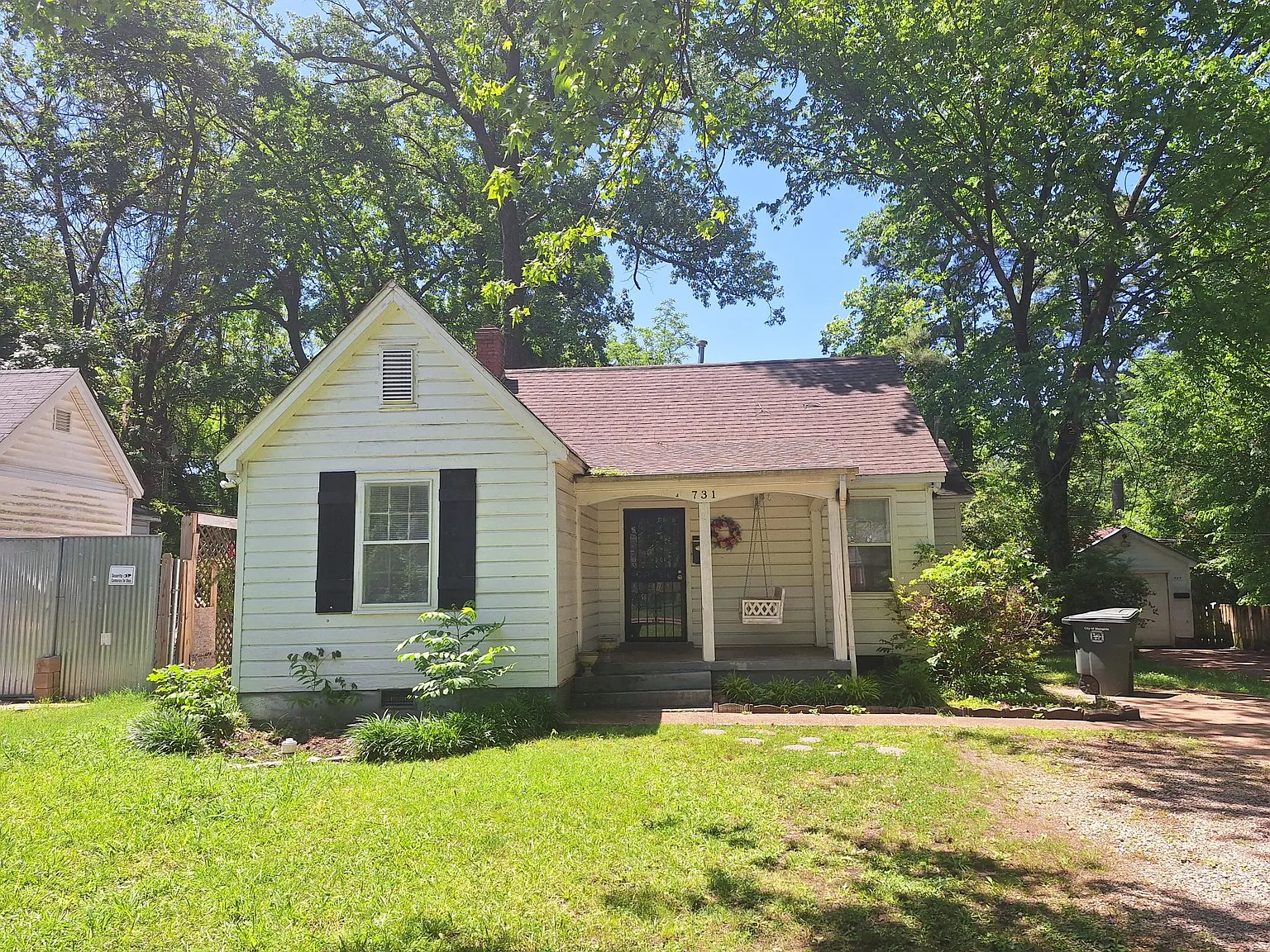 2 bed, 815 sqft, $1,200 — Photo 1