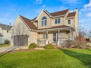 208 Isleview Dr, Oswego, IL