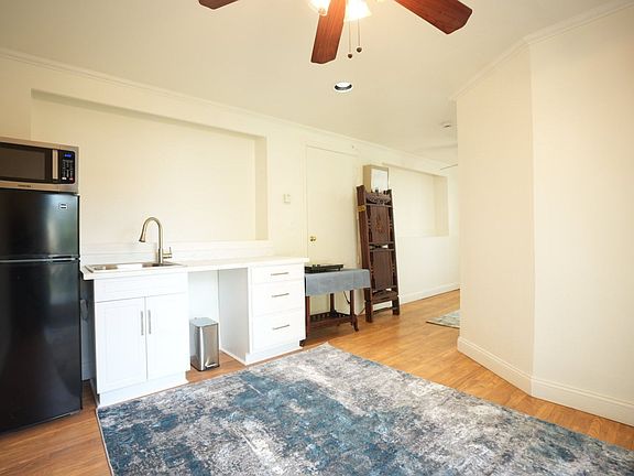 3rd image of 1053 Terrace Dr