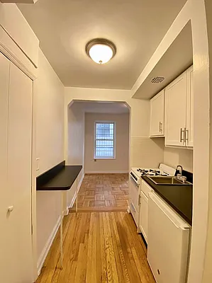 Rented by Waverly Realty Associates | media 6