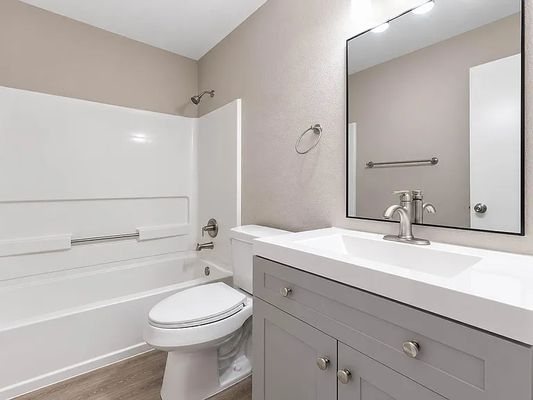 9506 Lasbury Dr — Photo 18