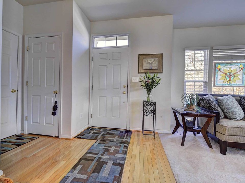 1st image of 10037 Naughton Ct