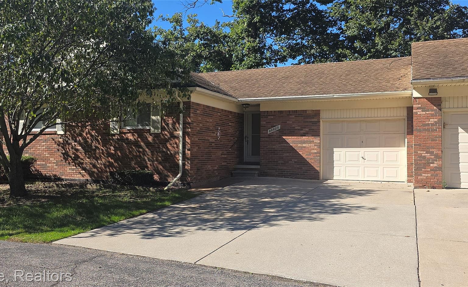30821 Underwood Dr #15, Roseville, MI 48066