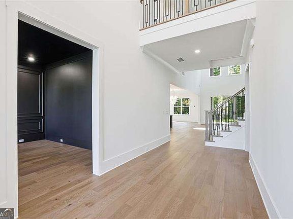 5th image of 5315 W Parc Pl