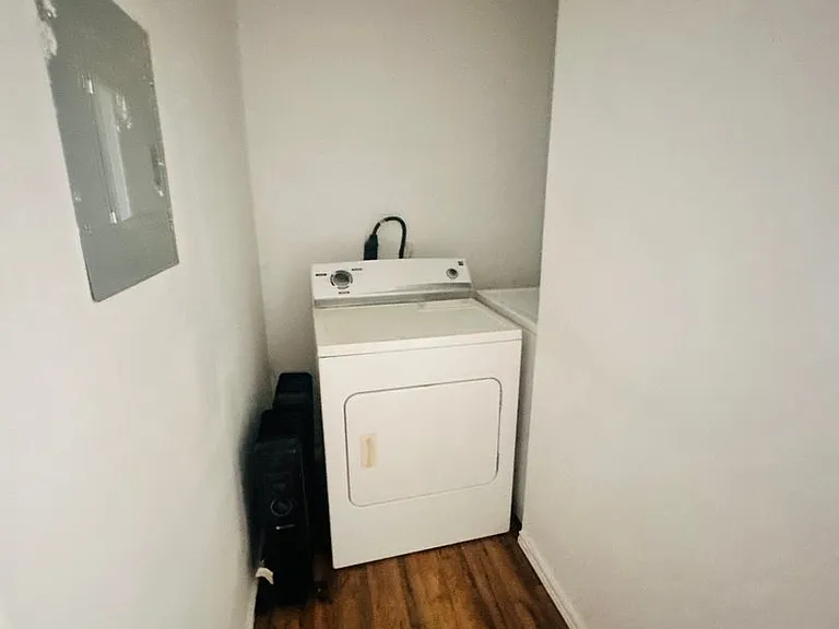 412 W Lincoln Ave — Photo 8