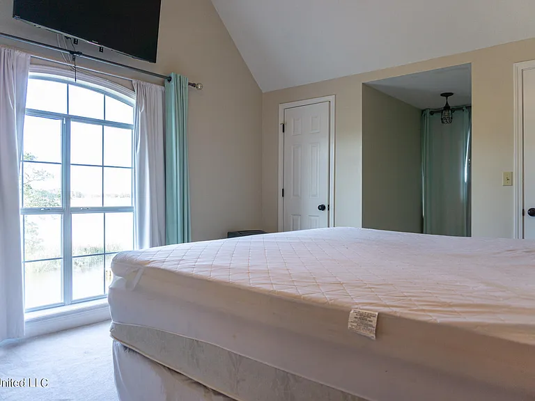 1102 Stanfield Point Rd #B — Photo 17