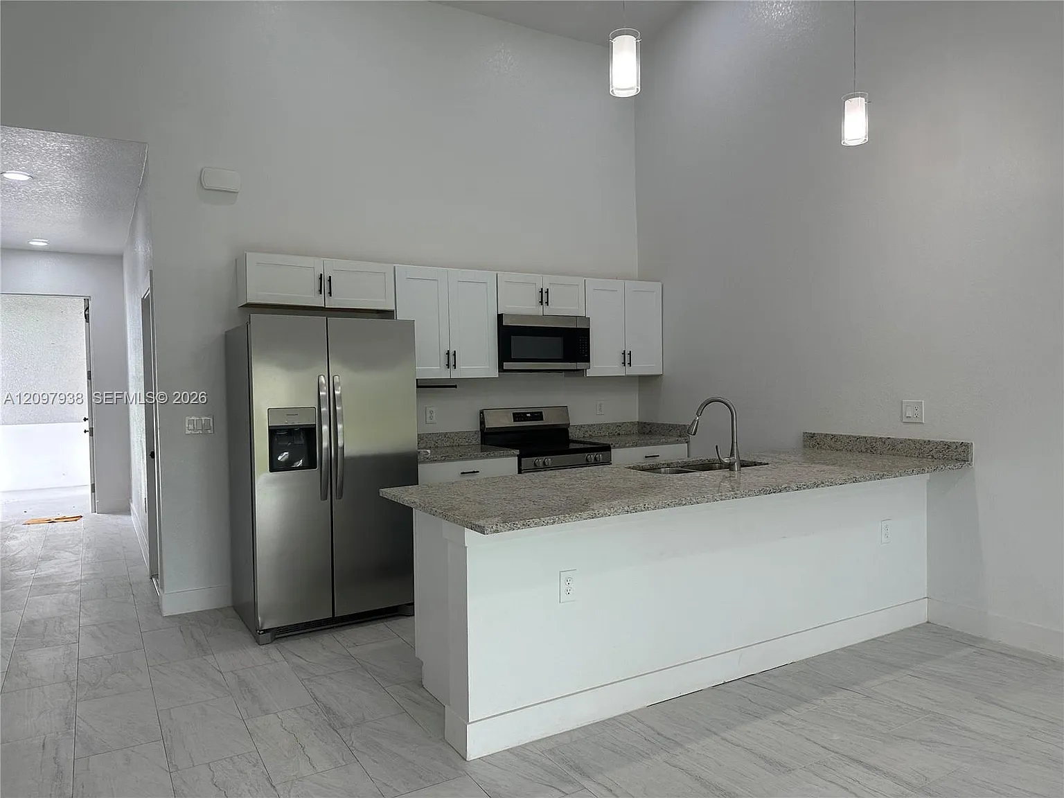 3 bed, 2.0 bath, 1183 sqft, $1,600 — Photo 4